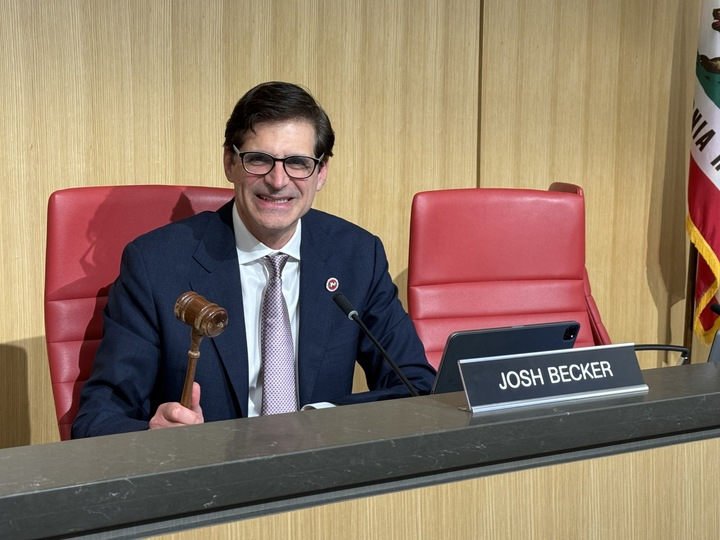 Senator Becker convening new Select Committee on Economic Development and Technological Innovation.